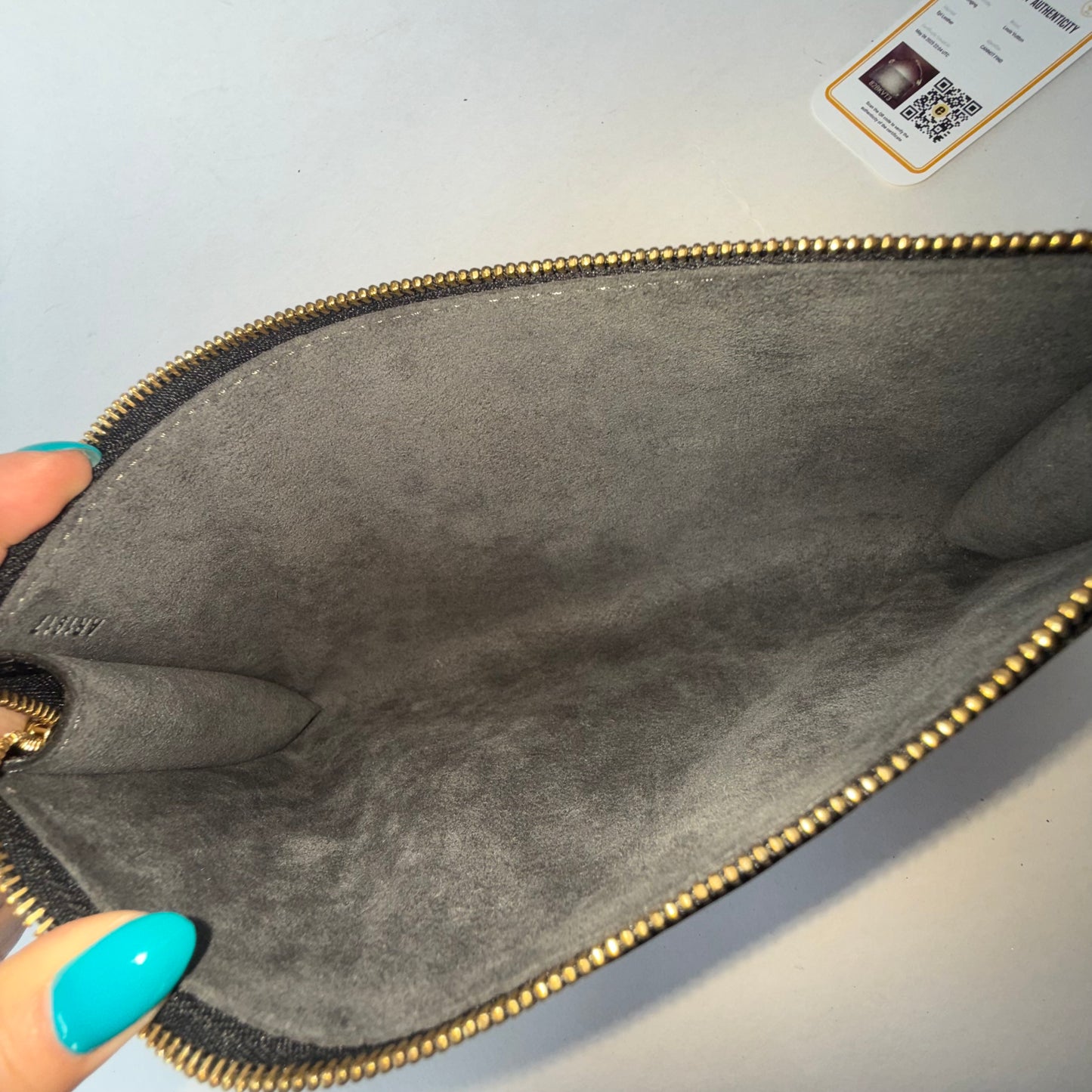 Louis Vuitton Black Epi Leather Pochette