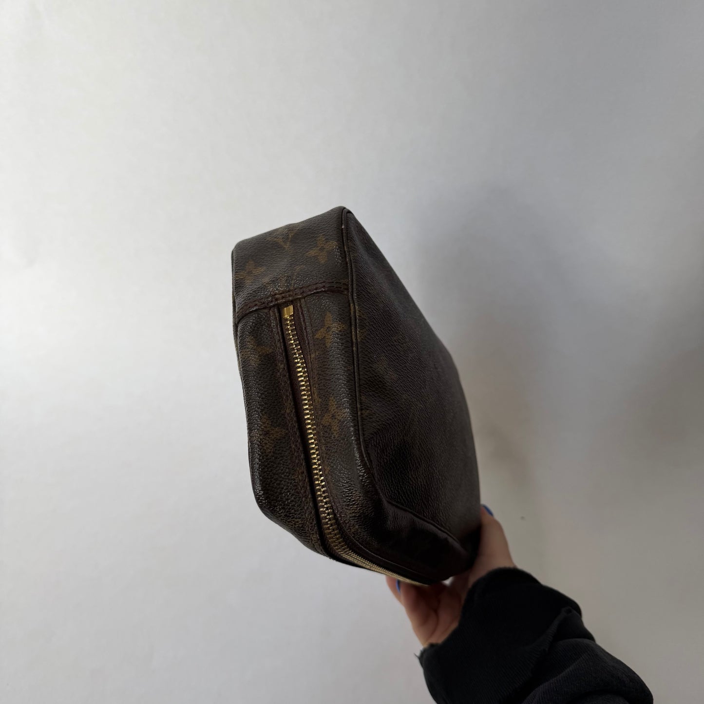 Louis Vuitton Trousse 23 Toiletry Pouch