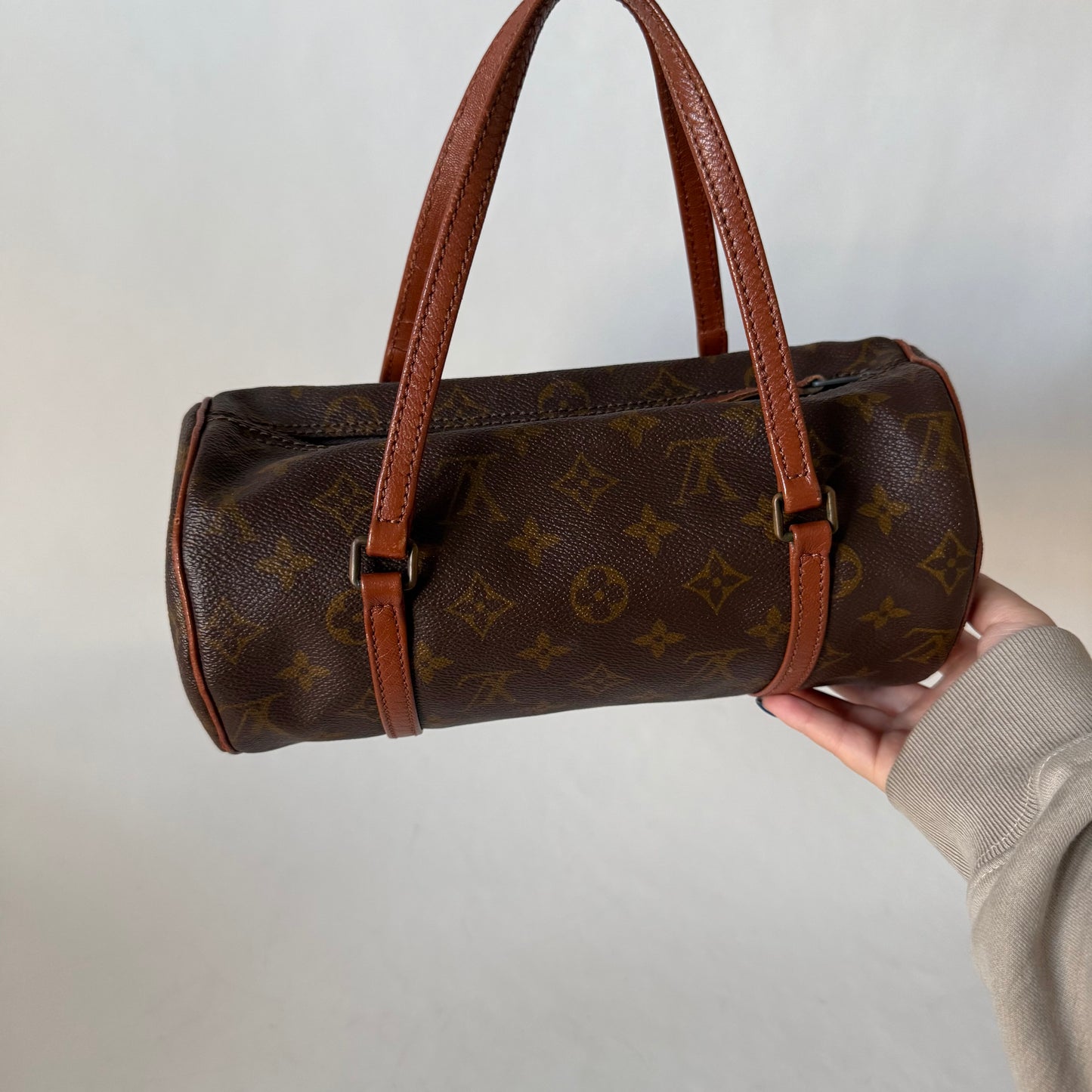 Louis Vuitton Papillon 26 Vintage Barrel Bag