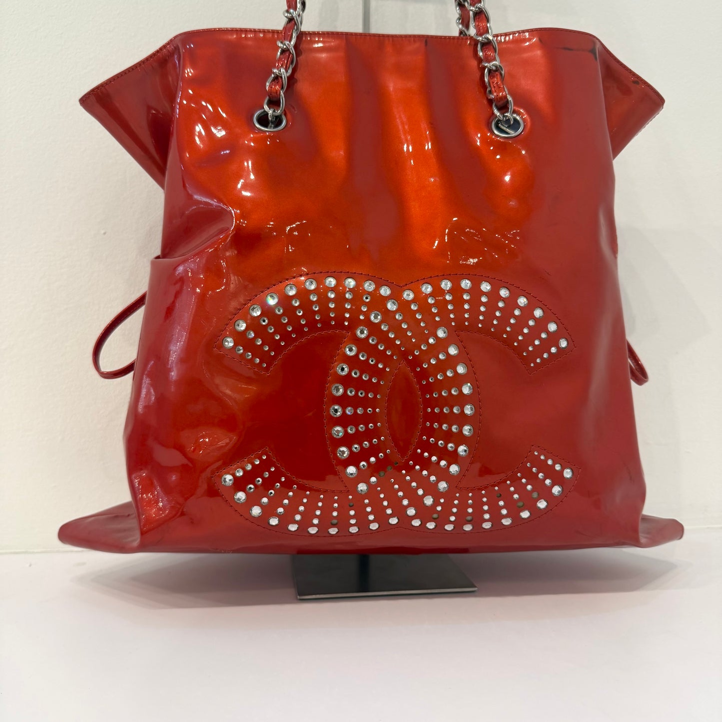 Chanel 2009 Red Patent Leather Strass Bon Logo Shoulder Bag