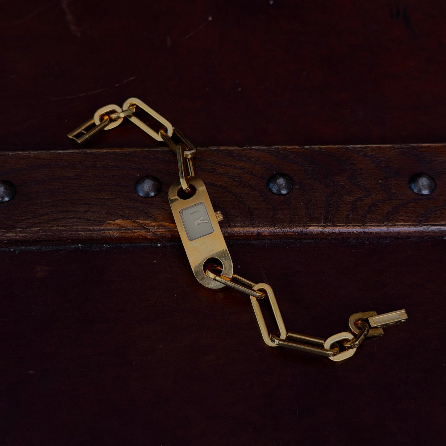 Gucci Gold Chunky Chain Bracelet Gold Dial Watch