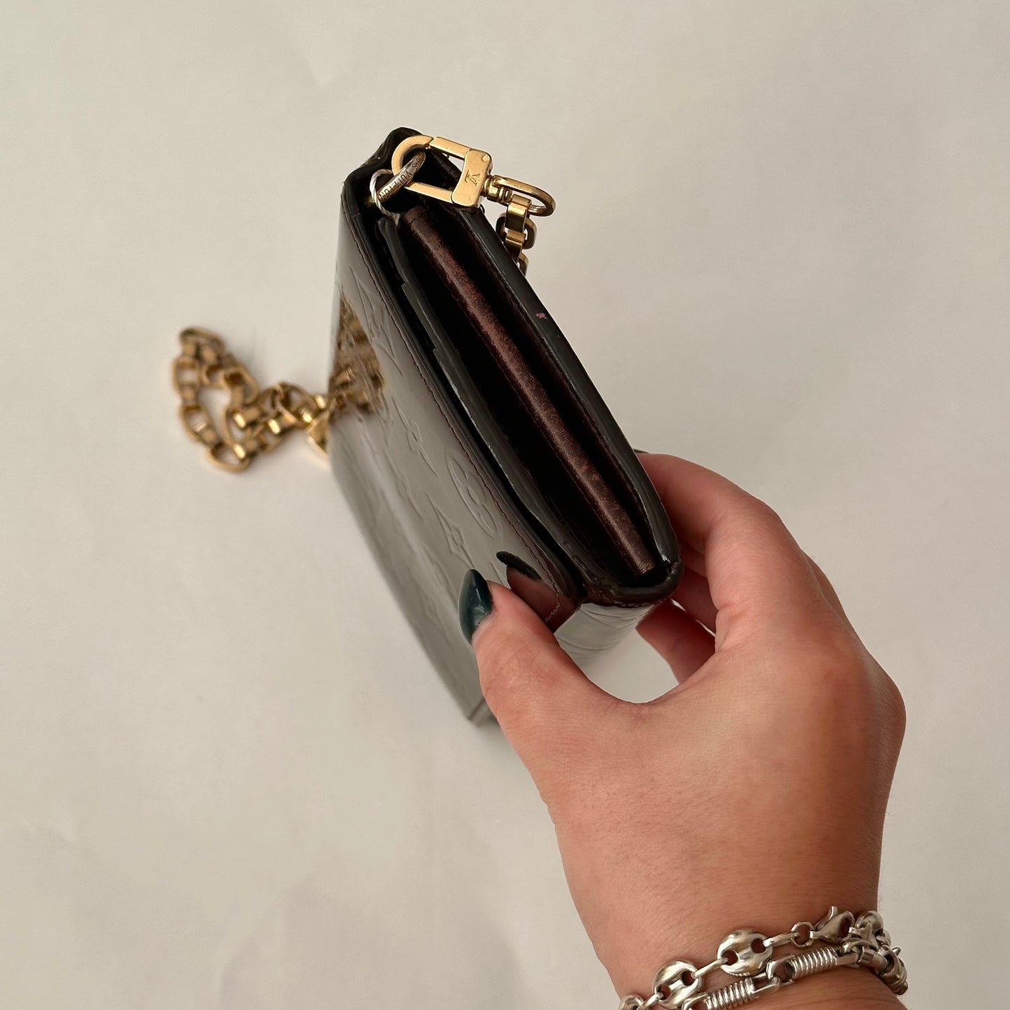 Louis Vuitton Vernis Amarante Sarah Chain Wallet Bag