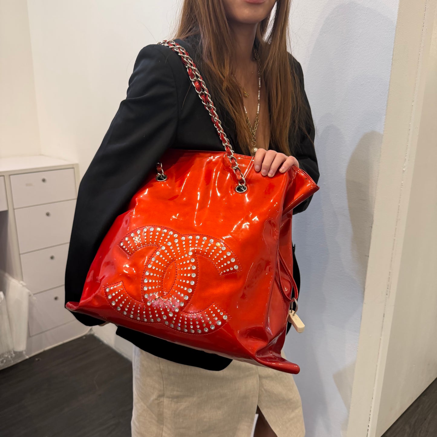 Chanel 2009 Red Patent Leather Strass Bon Logo Shoulder Bag