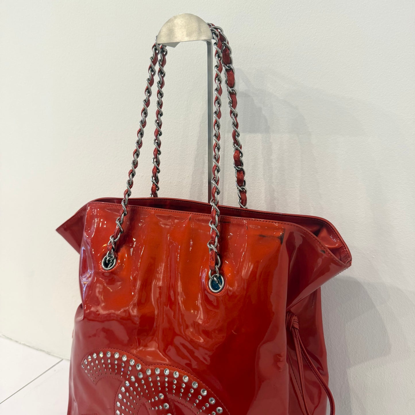 Chanel 2009 Red Patent Leather Strass Bon Logo Shoulder Bag