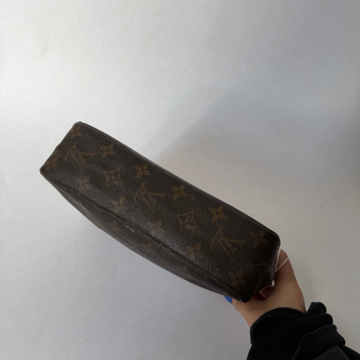 Louis Vuitton Trousse 23 Toiletry Pouch