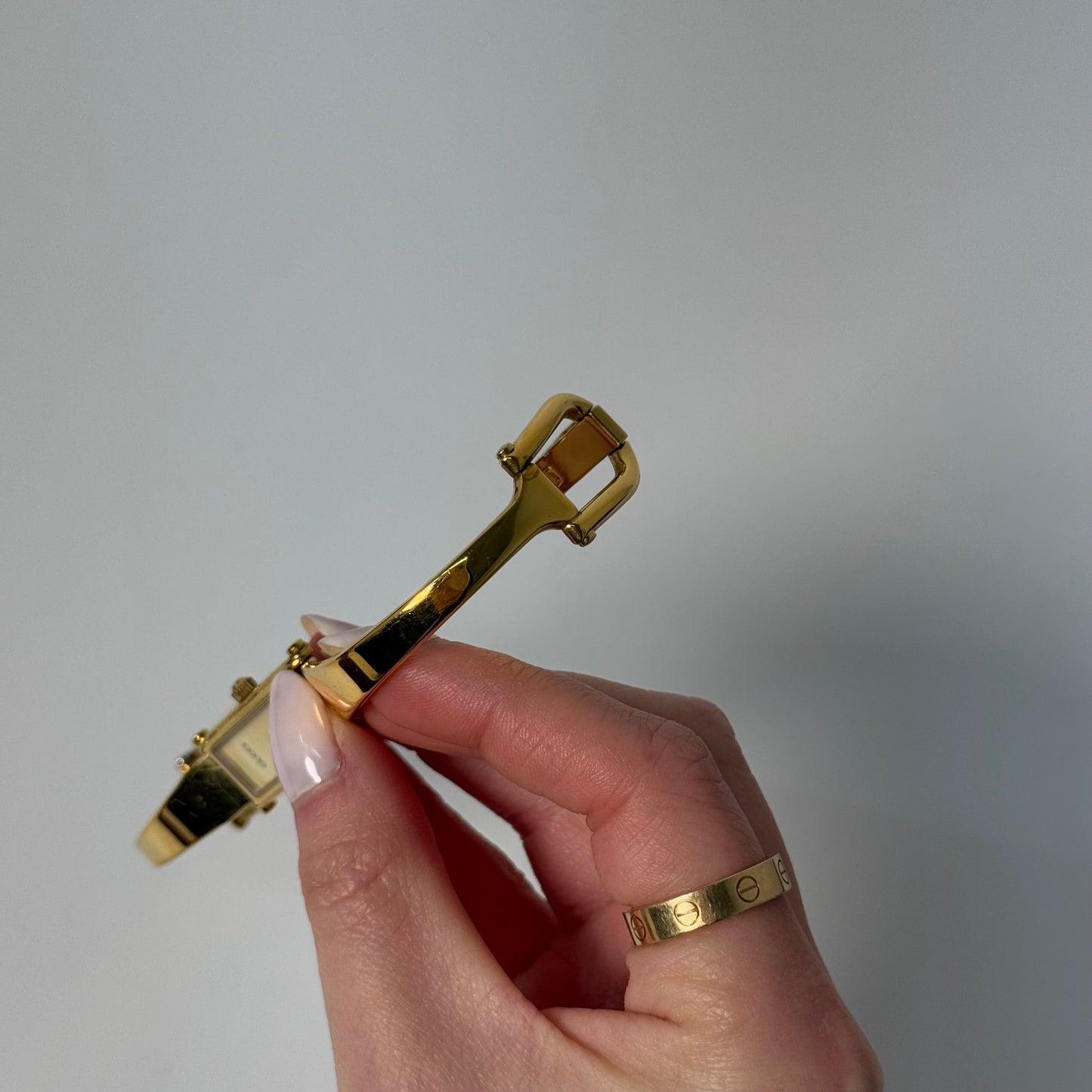 Gucci Gold Pearl Dial Horsebit Bangle Watch