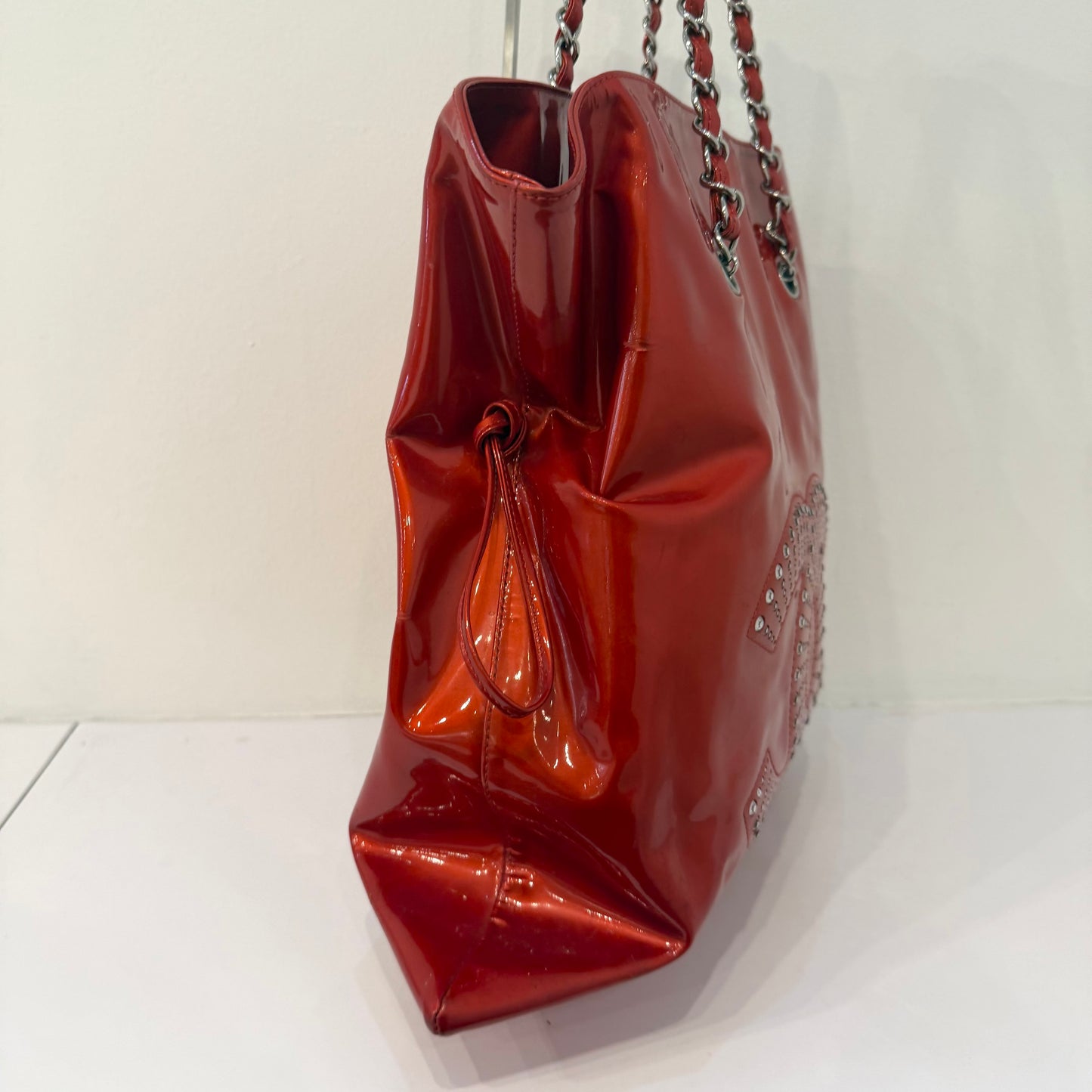 Chanel 2009 Red Patent Leather Strass Bon Logo Shoulder Bag