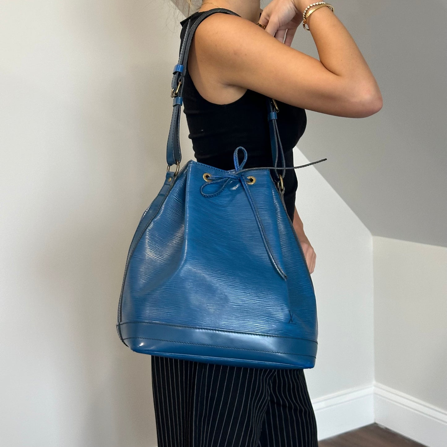Louis Vuitton Toledo Blue Epi Bucket GM Bag 1990