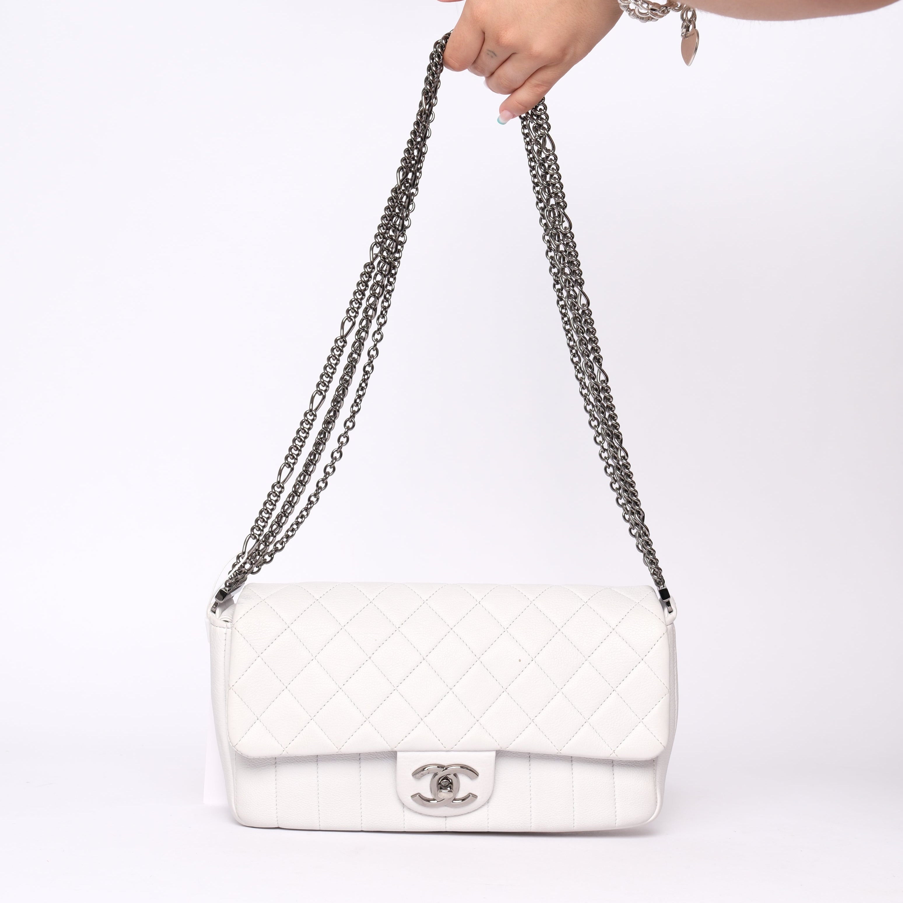 Chanel White Calfskin Leather Quilted Chain Flap – Rebelonging